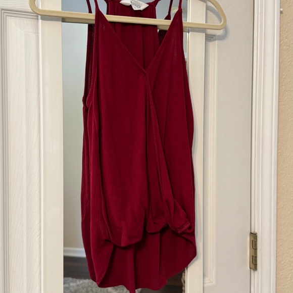 Maroon tank top - Picture 1 of 3